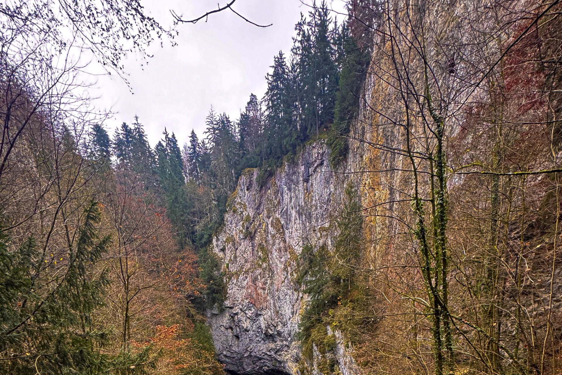 23HMS-E51-Hike in Moravský kras-5-web