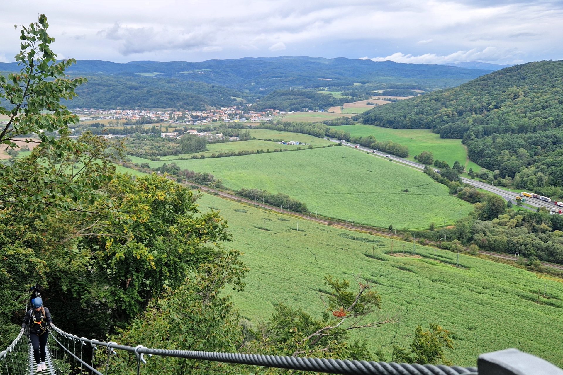 23HSM-E72-HikeinZvolenskakotlina-14