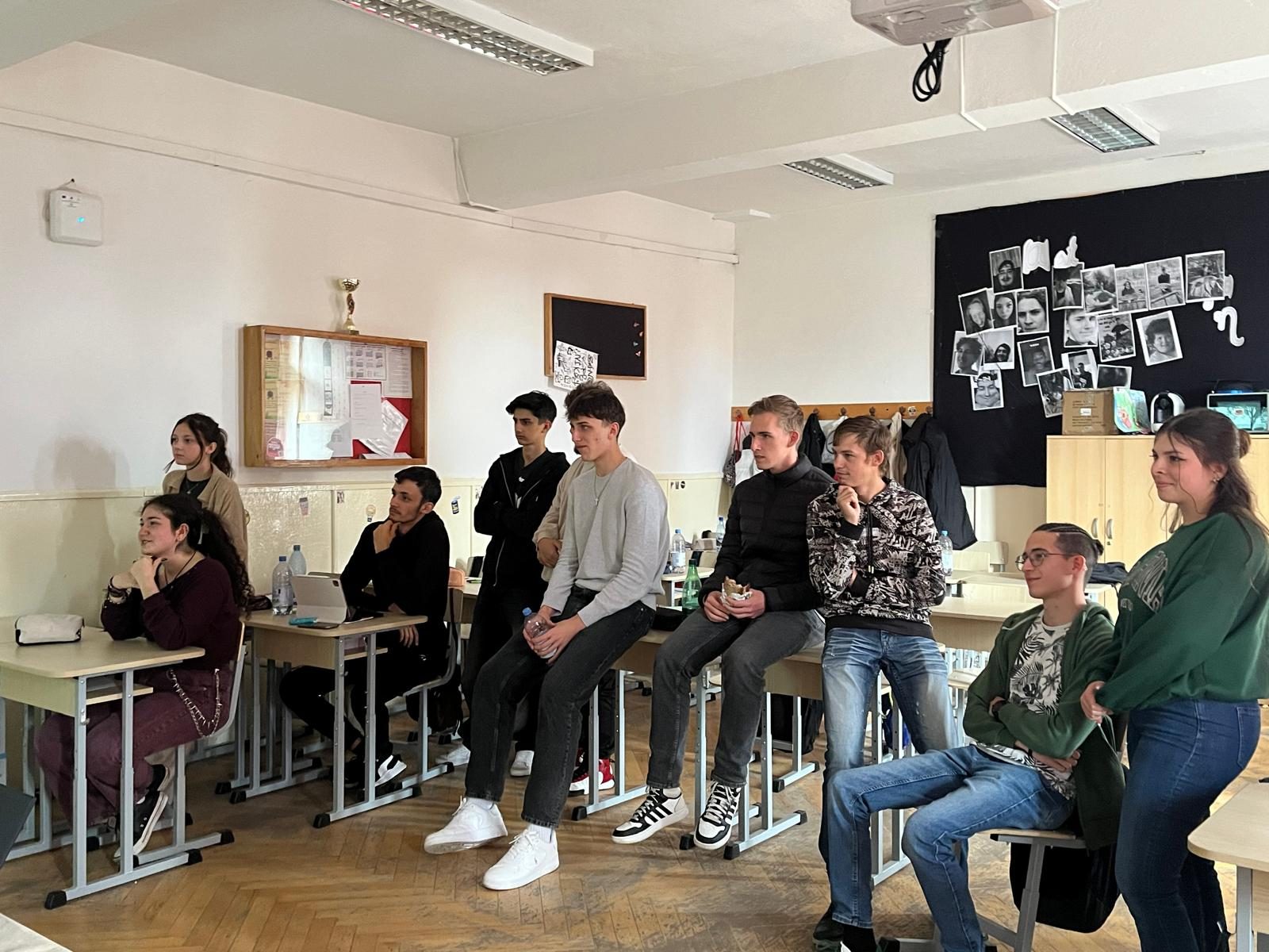 25LT-A1-RO-ColegiulNationalOctavianGoga-DanielApetrii