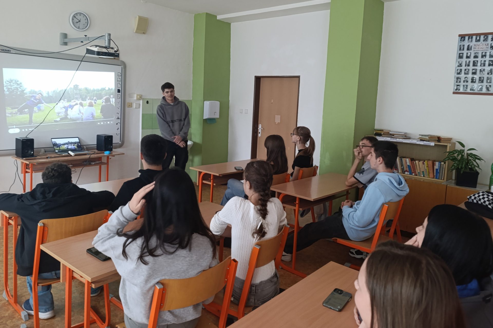 SK-GymnaziumGimnaziumKralovskyChlmec-KristofKormondi