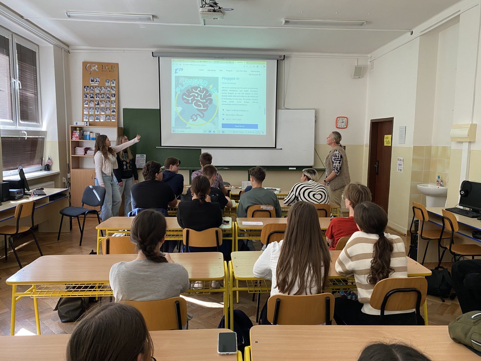 SK-GymnaziumJanaAdamaRaymana-ZuzanaVongrejova